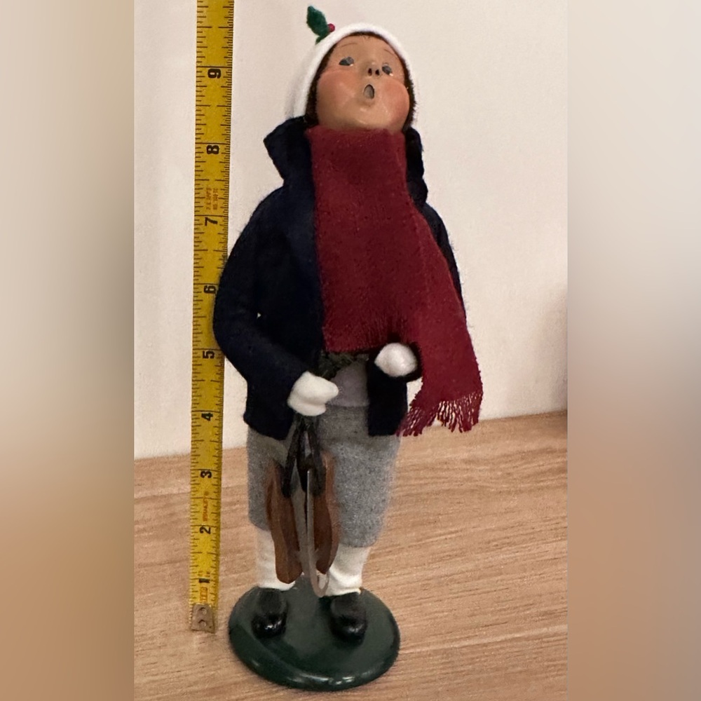 Byers' Choice The Carolers 1994 10" Traditional Child Male Caroler with Skates - Picture 3 of 6
